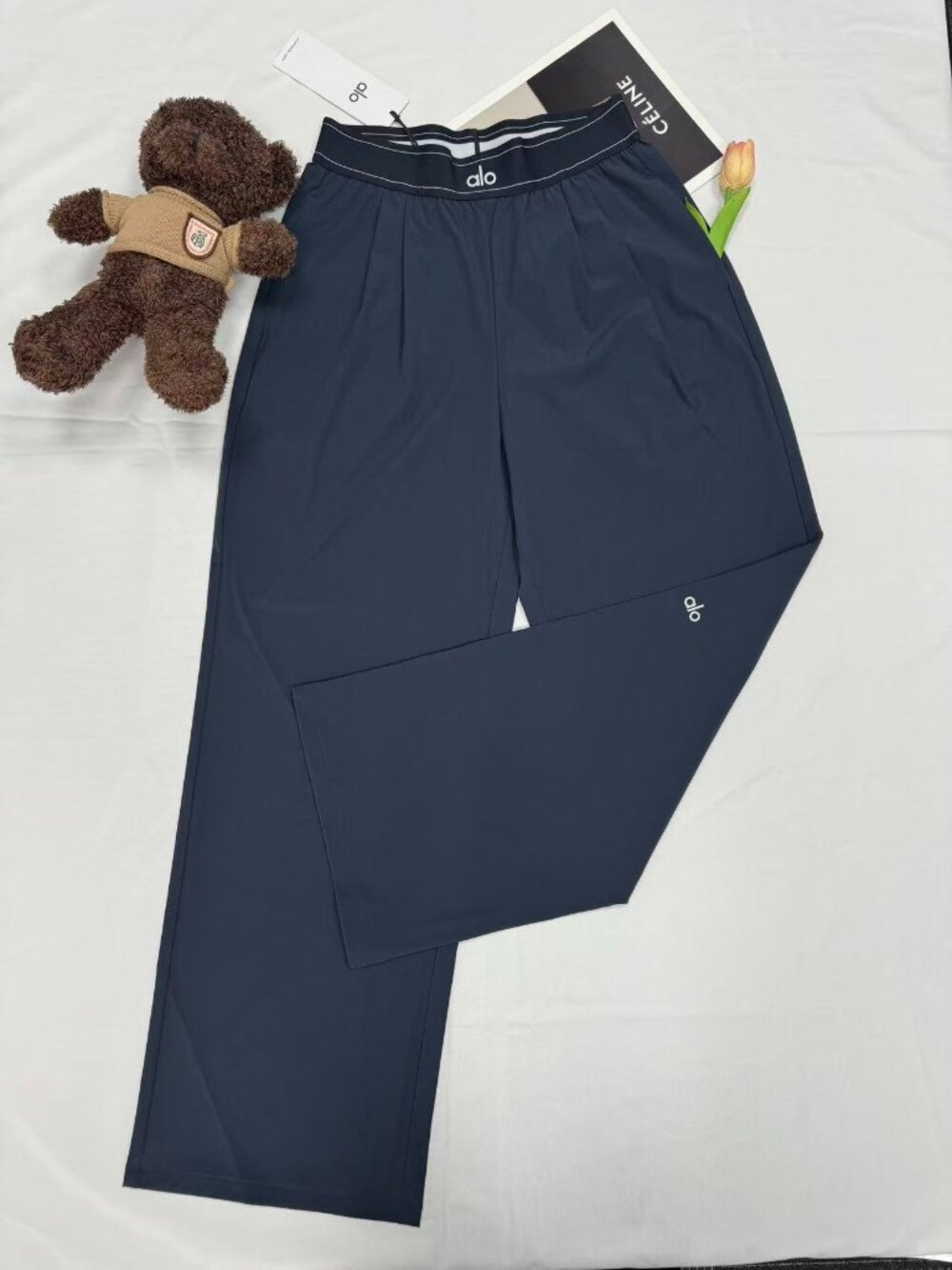 NWT 🍻 Alo Yoga Suit Up Trouser Navy Wide Leg Pant Regular 30" Inseam 😝 - Picture 4 of 8